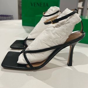 BOTTEGA VENETA Black Stretch Toe Leather Sandals Size EU:38.5
